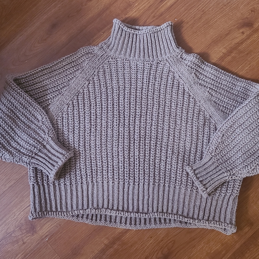 H&M cropped chunky knit
